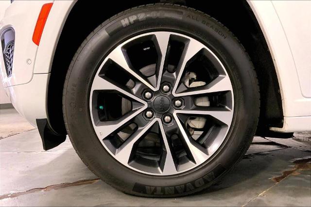 2024 Jeep Grand Cherokee Vehicle Photo in Kansas City, MO 64114