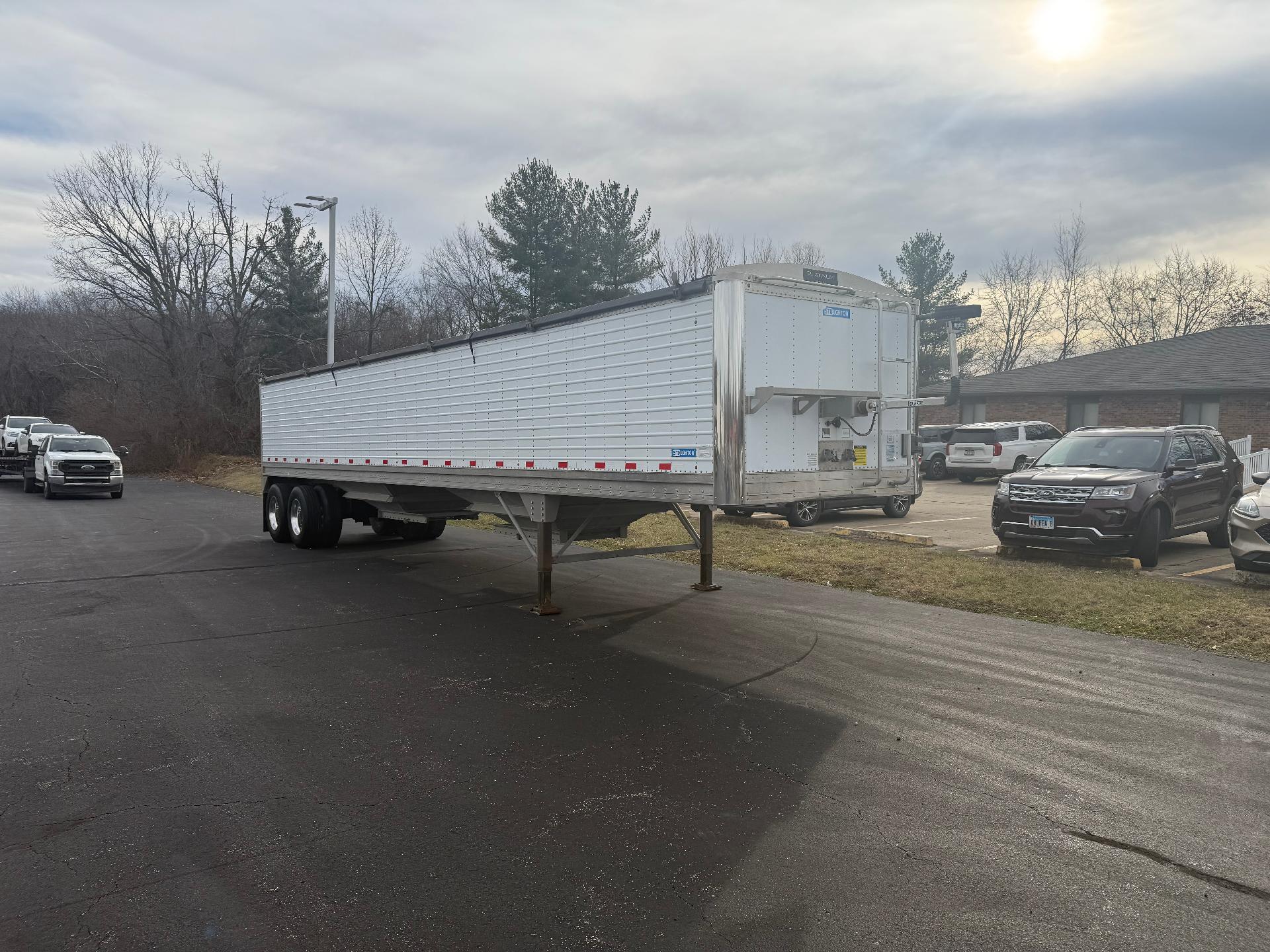 2015 STOUGHTON GRAIN HOPPER Vehicle Photo in HILLSBORO, IL 62049-1851