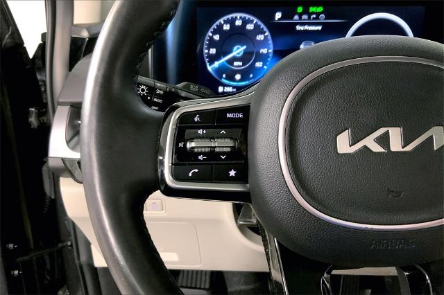 2024 Kia Carnival Vehicle Photo in Lees Summit, MO 64086