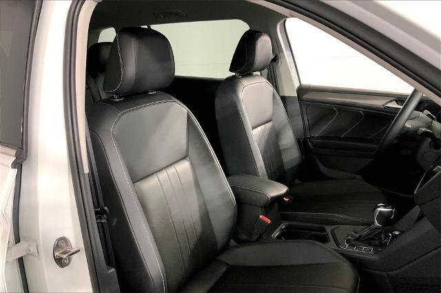 2023 Volkswagen Tiguan Vehicle Photo in Lees Summit, MO 64086