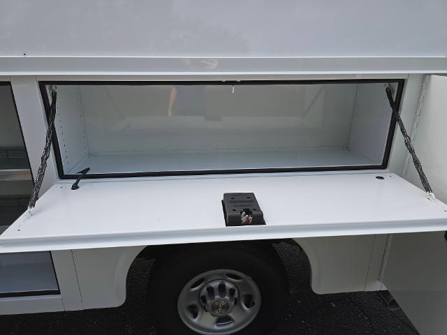 2025 Chevrolet Express Commercial Cutaway Vehicle Photo in INDEPENDENCE, MO 64055-1314