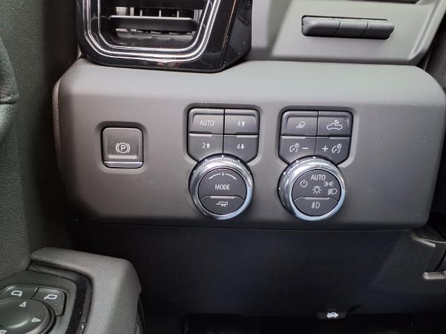 2025 GMC Sierra 2500 HD Vehicle Photo in Denton, TX 76205