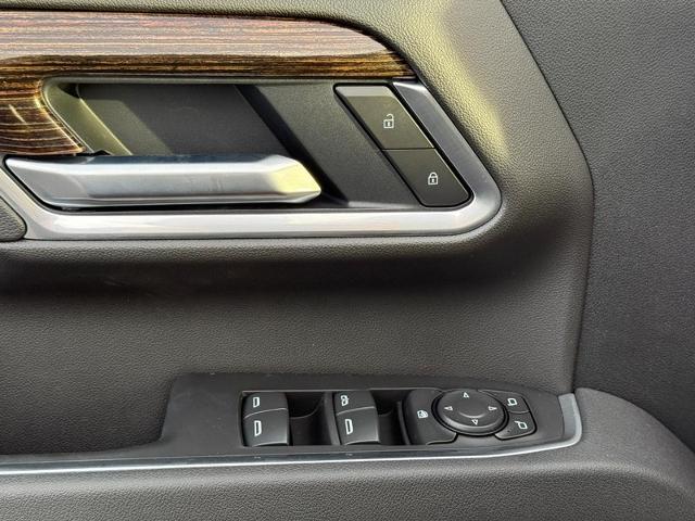 2025 GMC Sierra 2500 HD Vehicle Photo in COLUMBIA, MO 65203-3903
