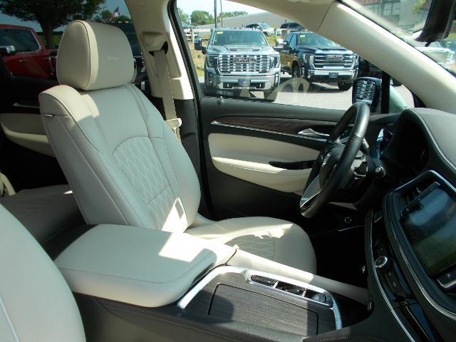 2022 Buick Enclave Vehicle Photo in LOWELL, MA 01852-4336