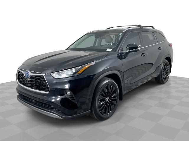 2024 Toyota Highlander Vehicle Photo in GILBERT, AZ 85297-0402