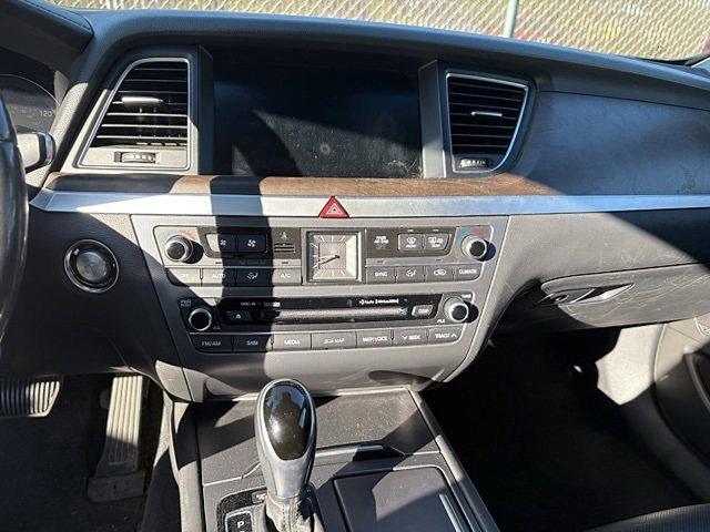 2015 Hyundai GENESIS Vehicle Photo in Philadelphia, PA 19116