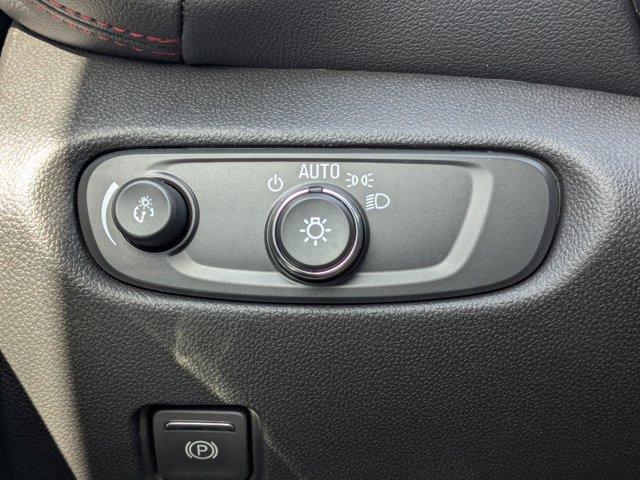 2025 Chevrolet Blazer Vehicle Photo in BRUNSWICK, GA 31525-1881