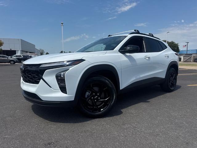 Summit White 2026 Chevrolet Trax SUV / Crossover Front-Wheel Drive Automatic