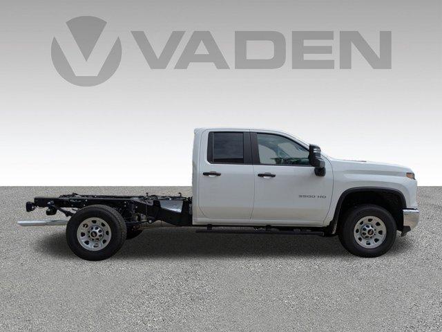 2025 Chevrolet Silverado 3500 HD Vehicle Photo in BRUNSWICK, GA 31525-1881