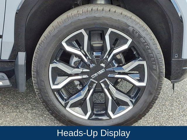 2025 GMC Sierra EV Vehicle Photo in DANBURY, CT 06810-5034