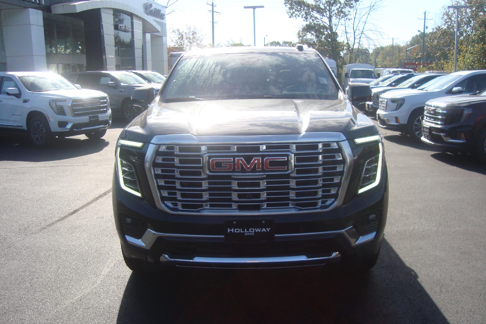 2025 GMC Yukon XL Vehicle Photo in PORTSMOUTH, NH 03801-4196