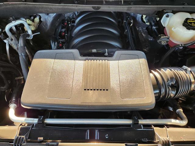2024 Chevrolet Suburban Vehicle Photo in DENTON, TX 76210-9321