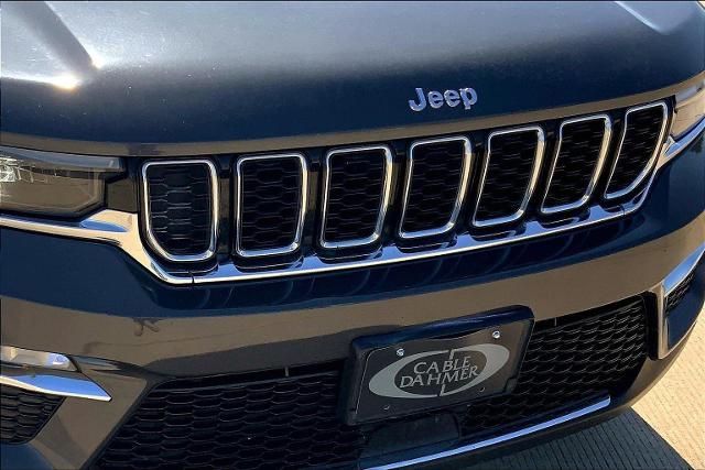 2022 Jeep Grand Cherokee Vehicle Photo in TOPEKA, KS 66609-0000
