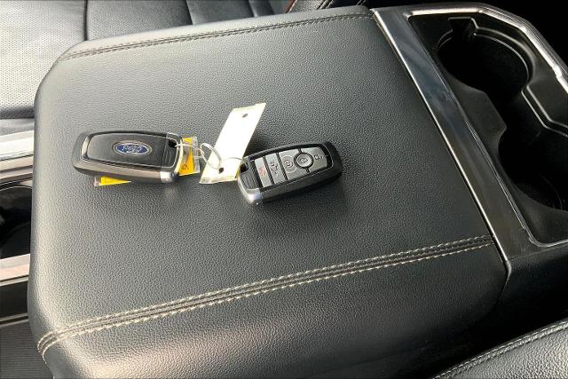 2023 Ford Super Duty F-250 SRW Vehicle Photo in TOPEKA, KS 66609-0000