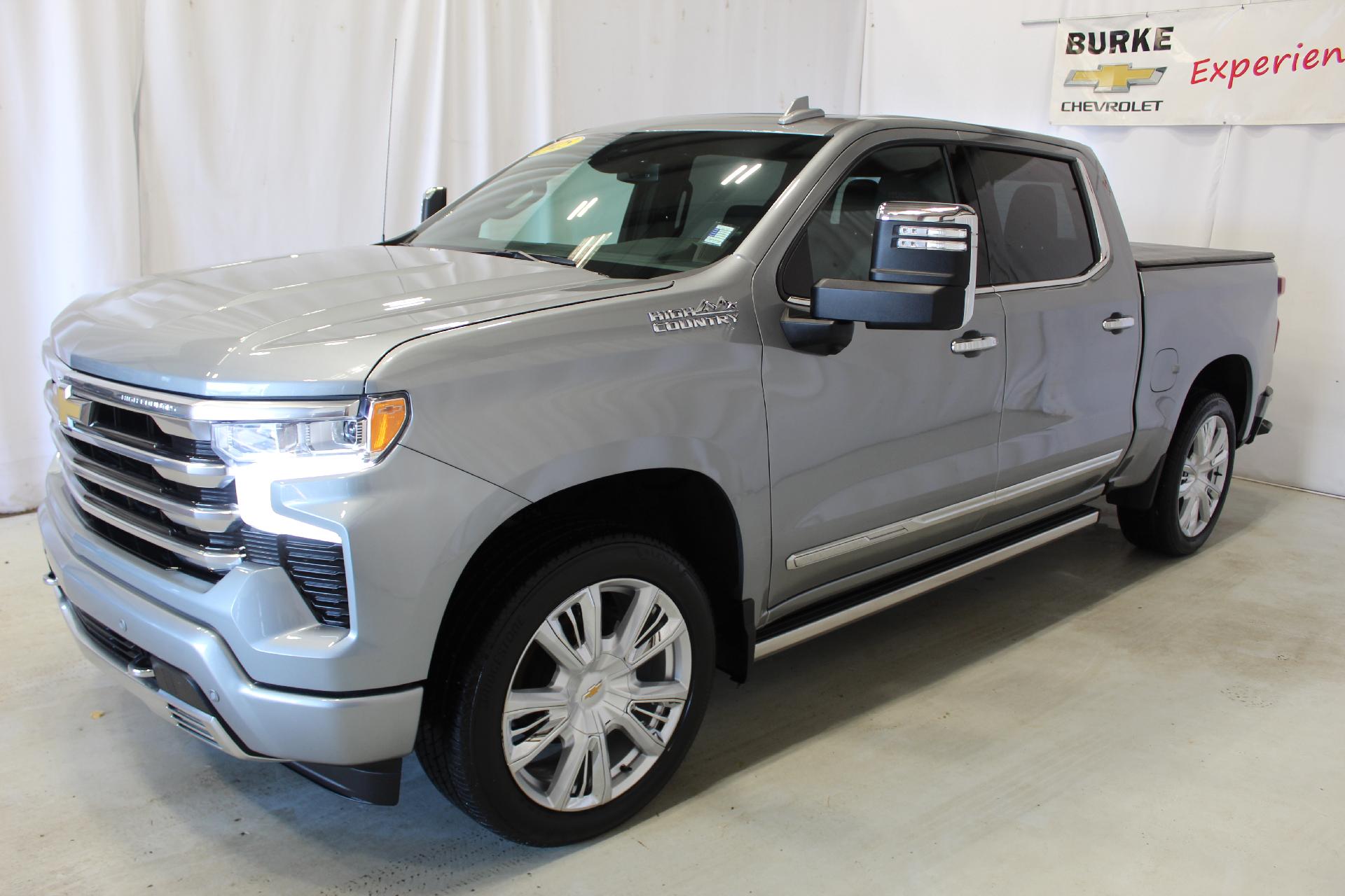 2025 Chevrolet Silverado 1500 Vehicle Photo in NORTHAMPTON, MA 01060-1120