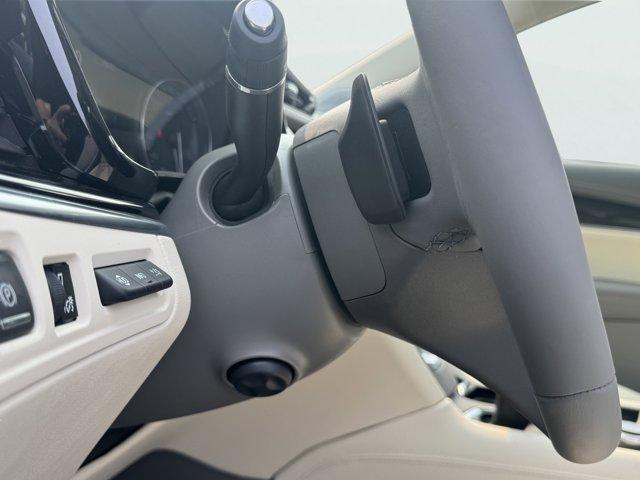 2025 Cadillac XT6 Vehicle Photo in LEOMINSTER, MA 01453-2952