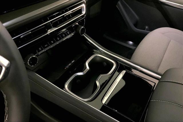 2024 Chevrolet Traverse Vehicle Photo in KANSAS CITY, MO 64114-4502