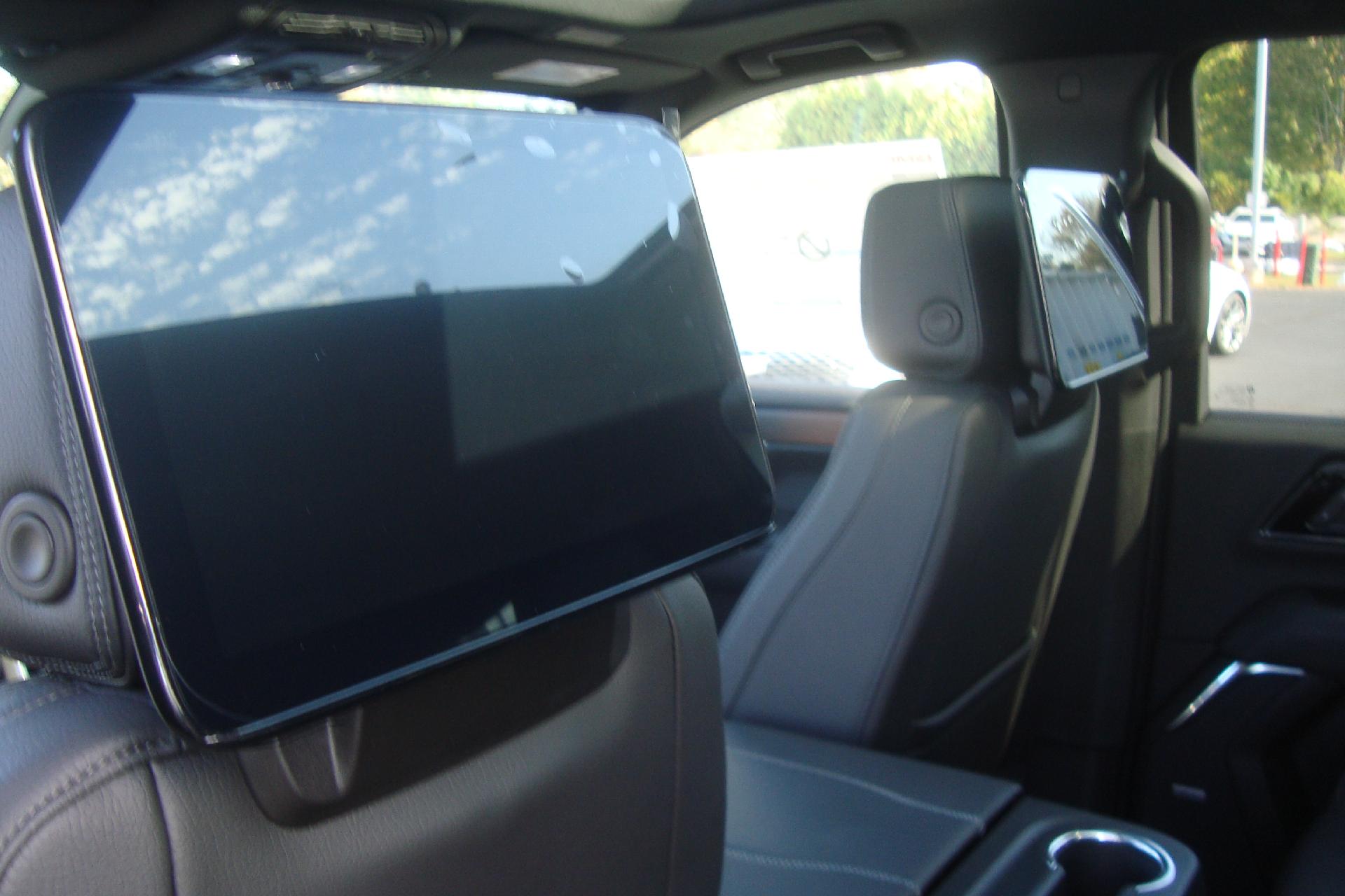 2025 GMC Yukon XL Vehicle Photo in PORTSMOUTH, NH 03801-4196