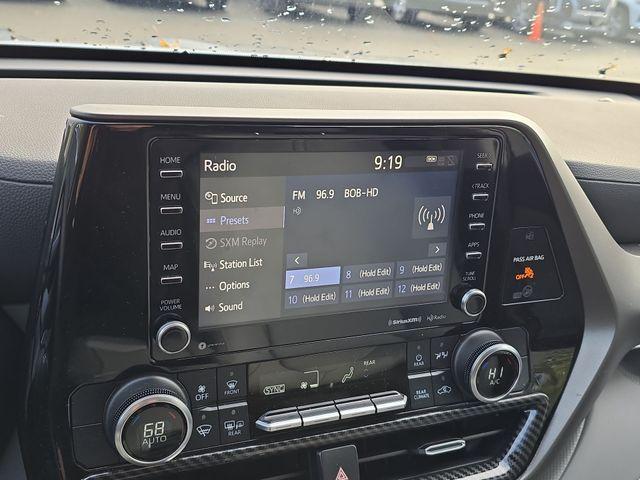 2022 Toyota Highlander Vehicle Photo in Pleasant Hills, PA 15236