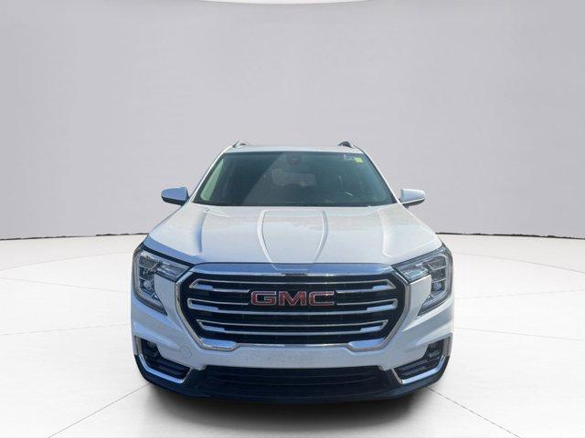 2024 GMC Terrain Vehicle Photo in LEOMINSTER, MA 01453-2952