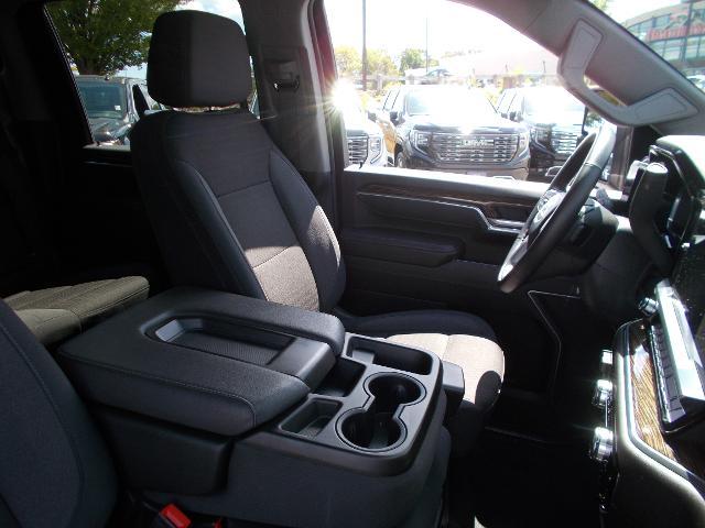 2025 GMC Sierra 2500 HD Vehicle Photo in LOWELL, MA 01852-4336