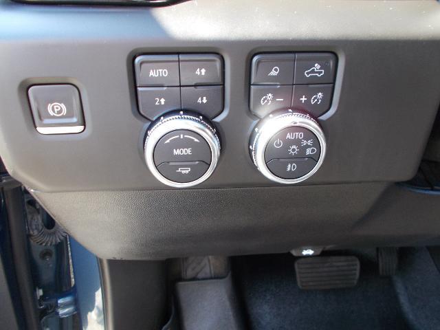 2024 GMC Sierra 1500 Vehicle Photo in LOWELL, MA 01852-4336