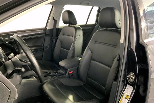 2017 Volkswagen Golf Alltrack Vehicle Photo in INDEPENDENCE, MO 64055-1377