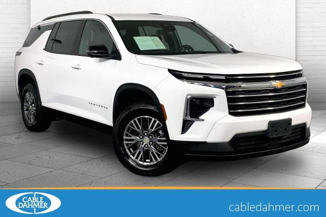 2024 Chevrolet Traverse Vehicle Photo in KANSAS CITY, MO 64114-4502