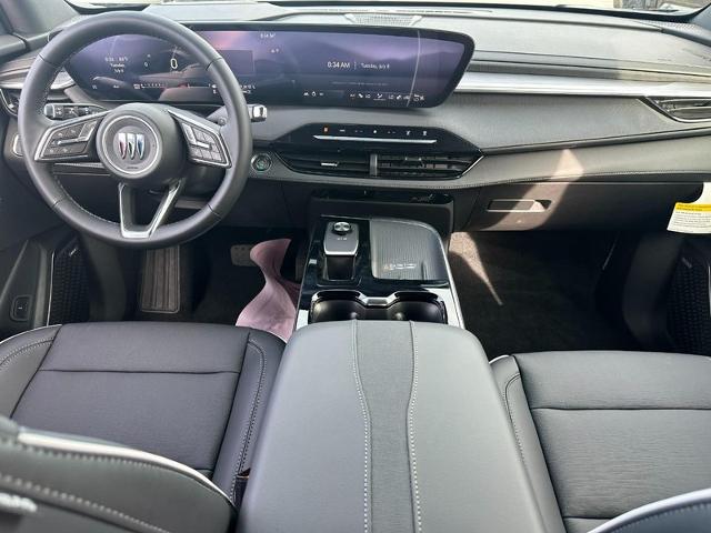 2025 Buick Enclave Vehicle Photo in COLUMBIA, MO 65203-3903