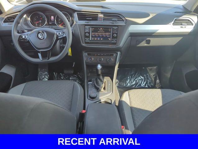 2020 Volkswagen Tiguan Vehicle Photo in Merrillville, IN 46410