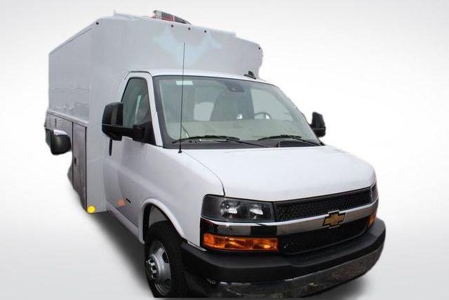 2024 Chevrolet Express Cutaway 3500 Vehicle Photo in SAINT CLAIRSVILLE, OH 43950-8512