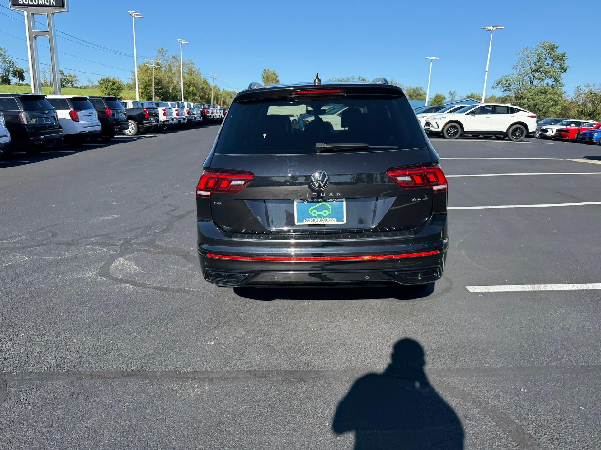 2022 Volkswagen Tiguan photo 5 of 37