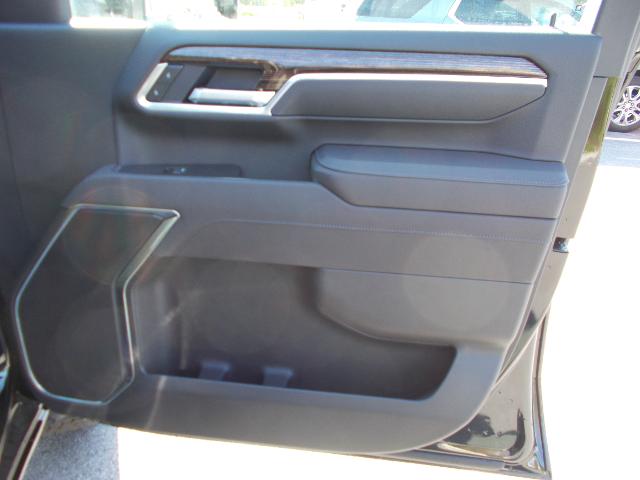 2025 GMC Sierra 2500 HD Vehicle Photo in LOWELL, MA 01852-4336