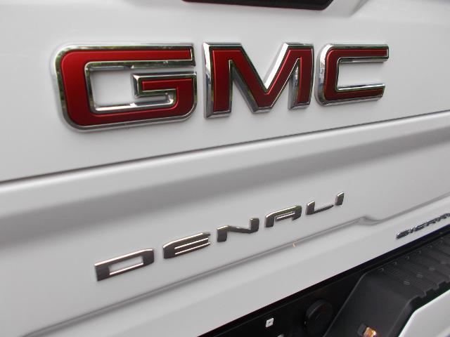 2021 GMC Sierra 2500 HD Vehicle Photo in LOWELL, MA 01852-4336