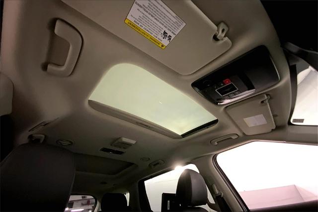 2024 Kia Carnival Vehicle Photo in Lees Summit, MO 64086