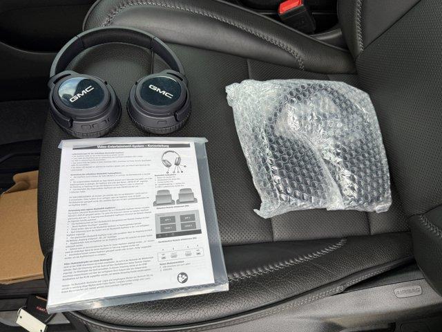 2024 GMC Yukon XL Vehicle Photo in LEOMINSTER, MA 01453-2952