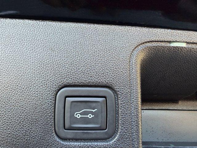 2024 GMC Terrain Vehicle Photo in LEOMINSTER, MA 01453-2952