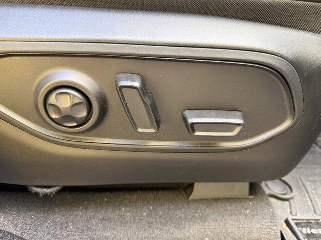 2021 Jeep Grand Cherokee L Vehicle Photo in LEOMINSTER, MA 01453-2952