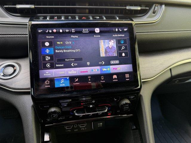 2021 Jeep Grand Cherokee L Vehicle Photo in LEOMINSTER, MA 01453-2952