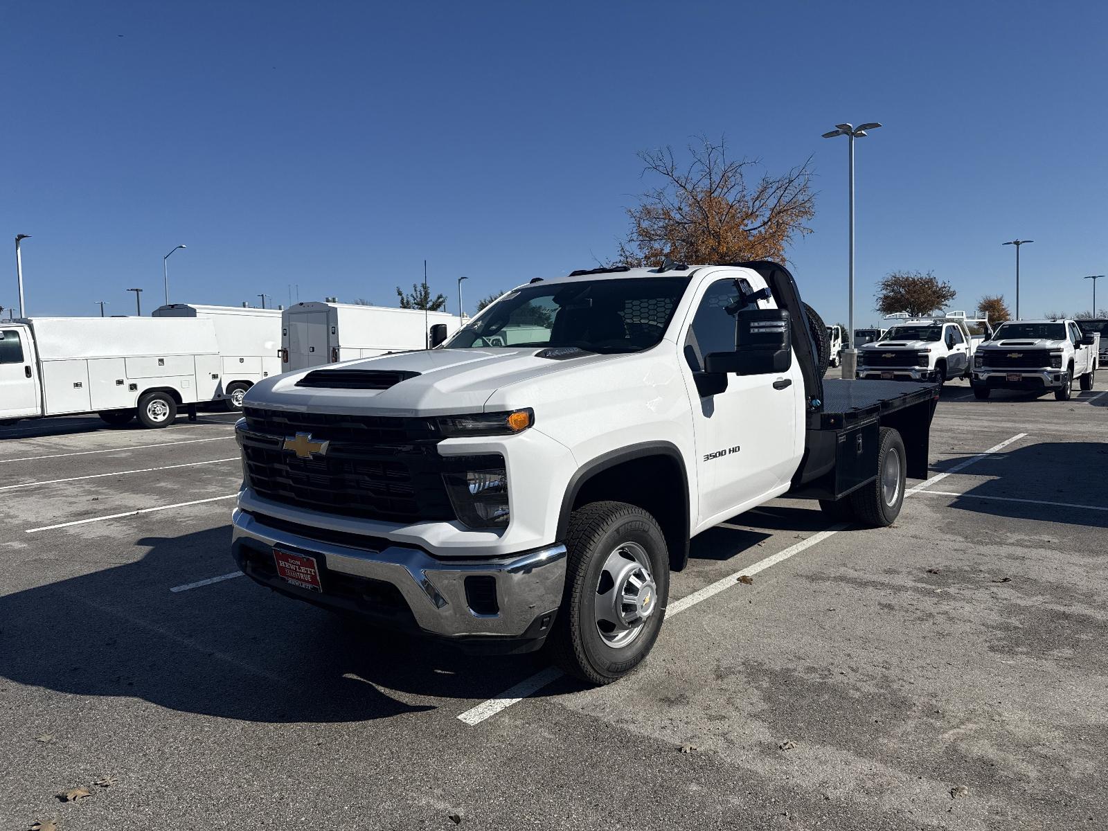 2025 Chevrolet Silverado 3500 HD Chassis Cab Vehicle Photo in GEORGETOWN, TX 78626-7508