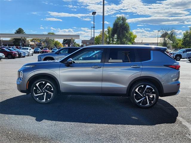 2024 Mitsubishi Outlander Vehicle Photo in AURORA, CO 80012-4011
