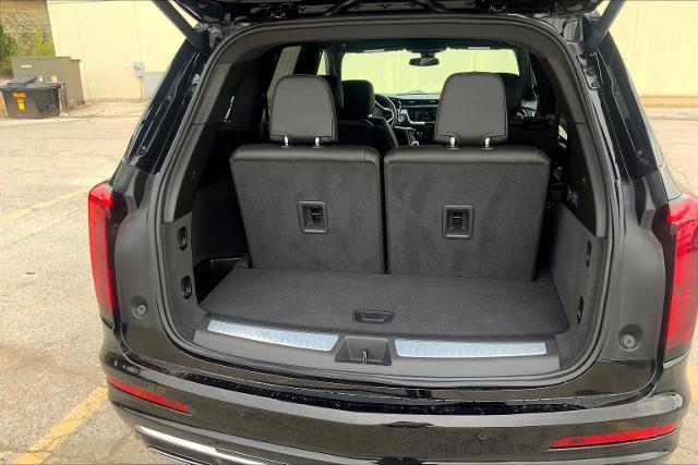 2025 Cadillac XT6 Vehicle Photo in KANSAS CITY, MO 64114-4545