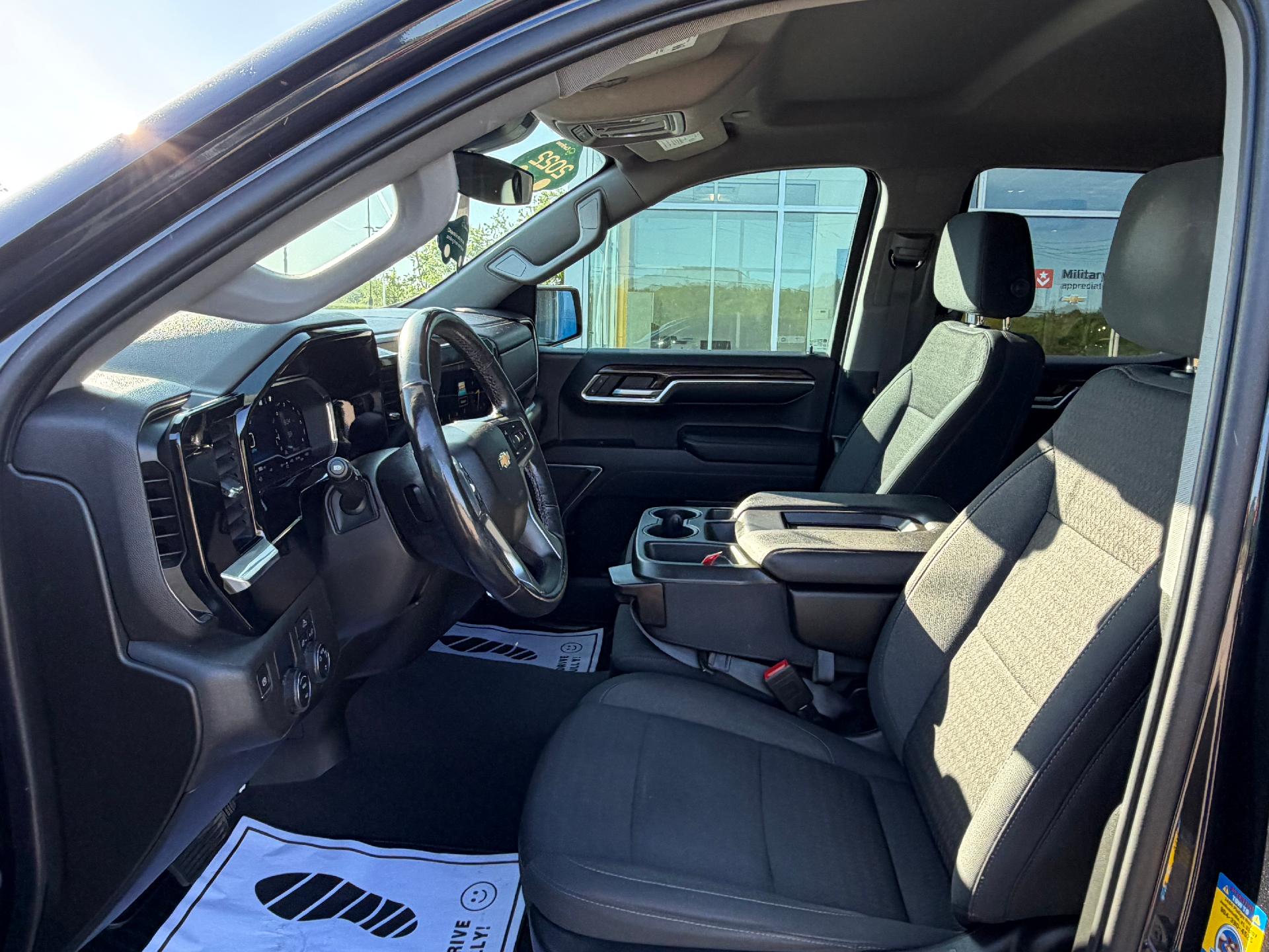2022 Chevrolet Silverado 1500 photo 15 of 33
