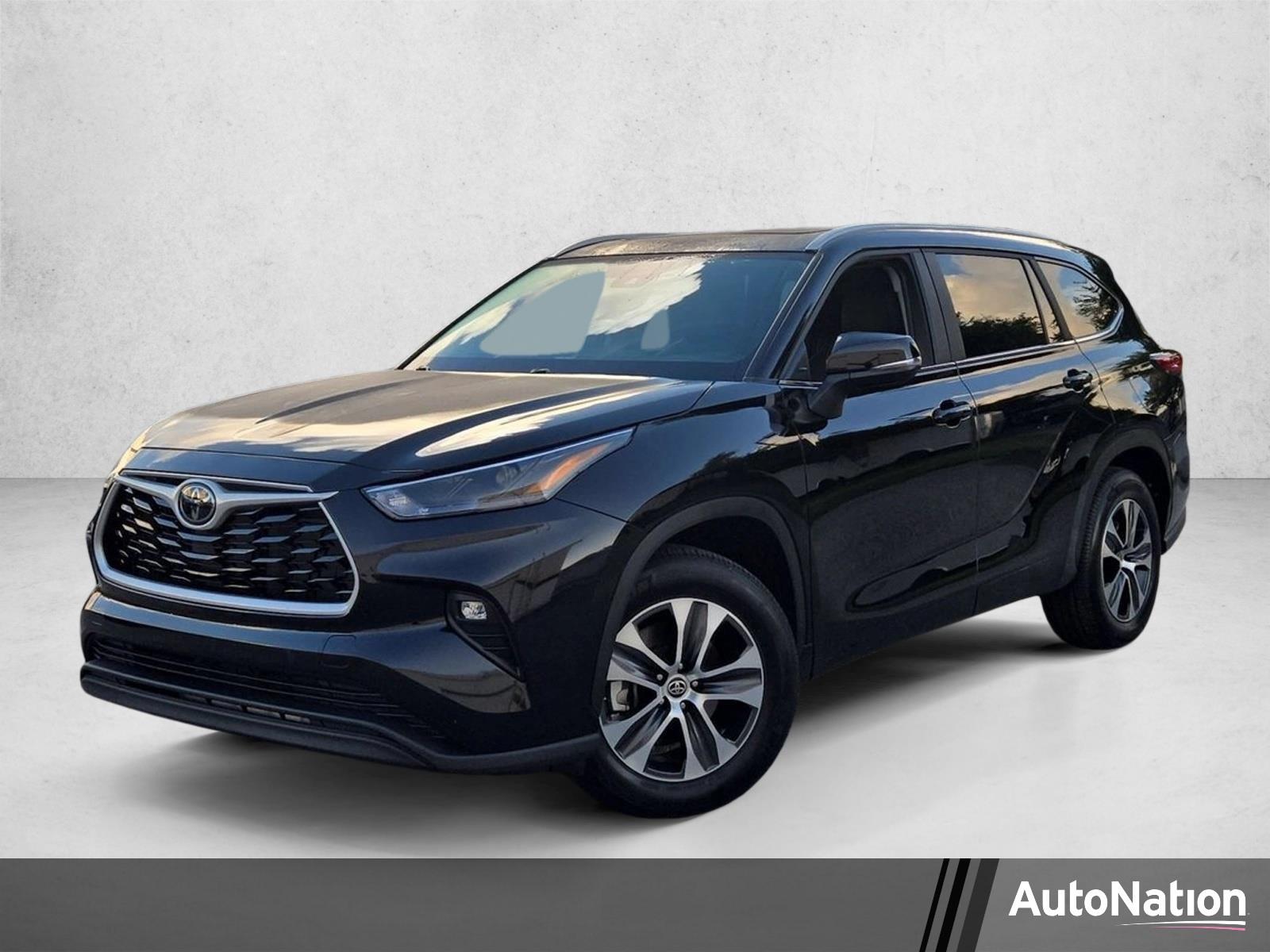 2023 Toyota Highlander Vehicle Photo in St. Petersburg, FL 33713