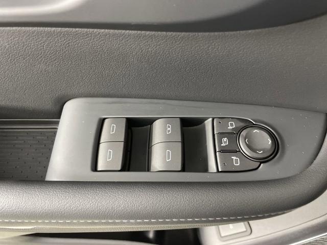 2025 Buick Enclave Vehicle Photo in GILBERT, AZ 85297-0402