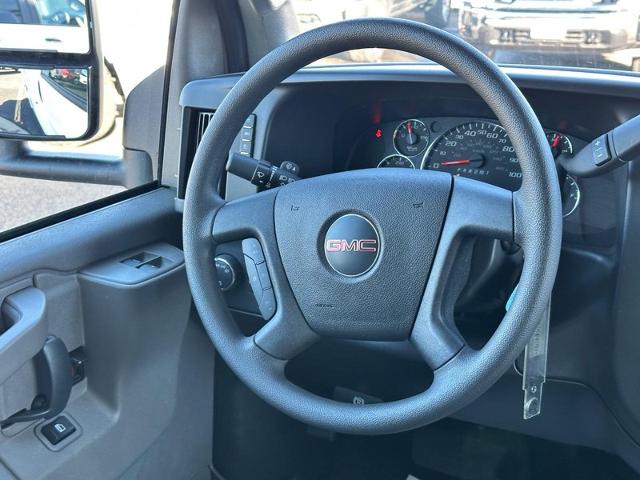 2024 GMC Savana Cutaway 3500 Vehicle Photo in COLUMBIA, MO 65203-3903