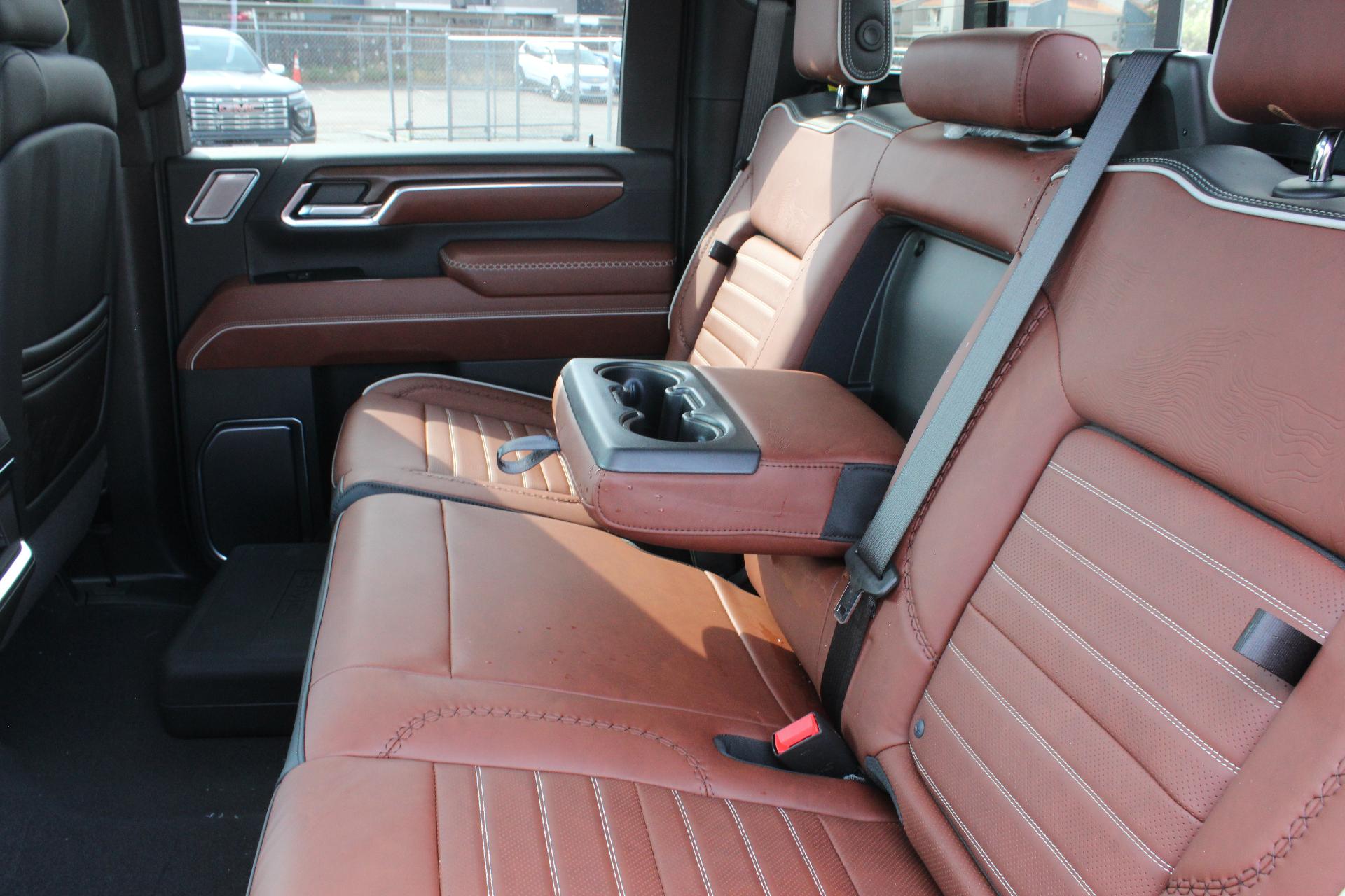2025 GMC Sierra 2500 HD Vehicle Photo in AURORA, CO 80012-4011