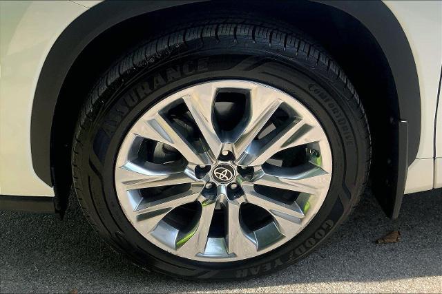 2021 Toyota Highlander Vehicle Photo in KANSAS CITY, MO 64114-4545