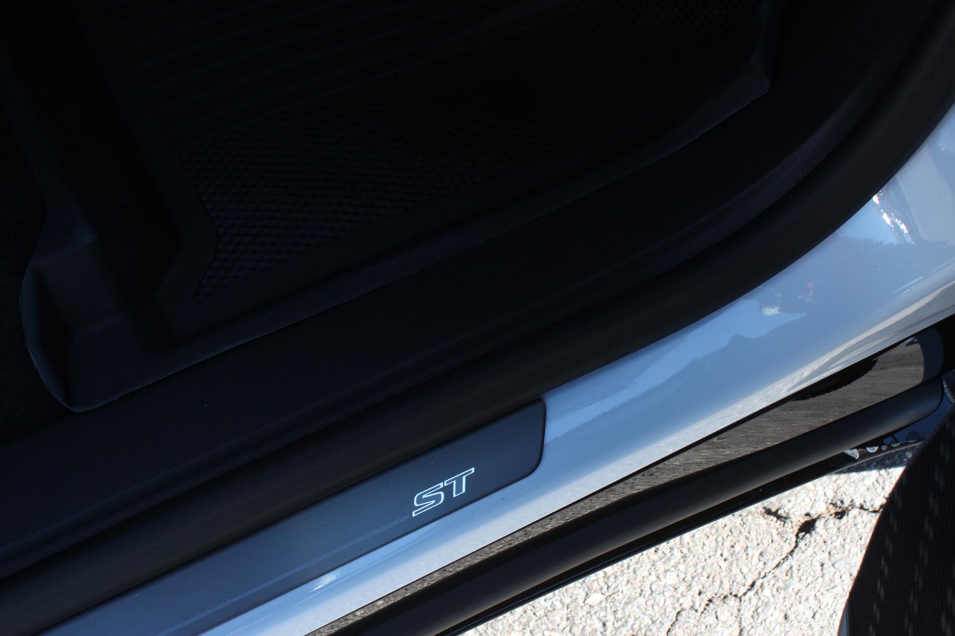 2026 Buick Enclave Vehicle Photo in AURORA, CO 80012-4011