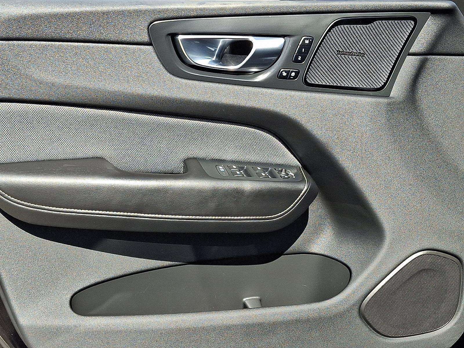 2022 Volvo XC60 Recharge Plug-In Hybrid Vehicle Photo in BETHLEHEM, PA 18017-9401